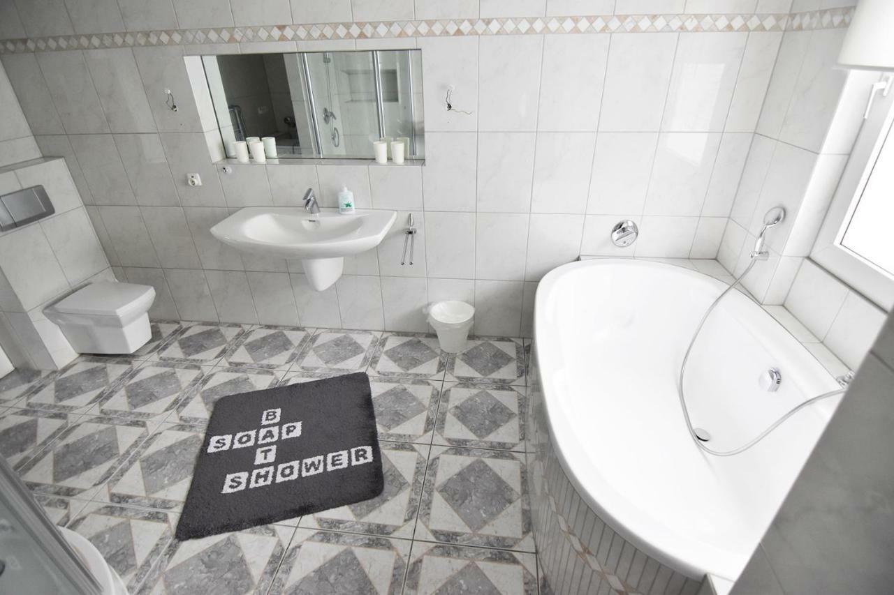 Dorya Am Ring Apartment Köln Ngoại thất bức ảnh